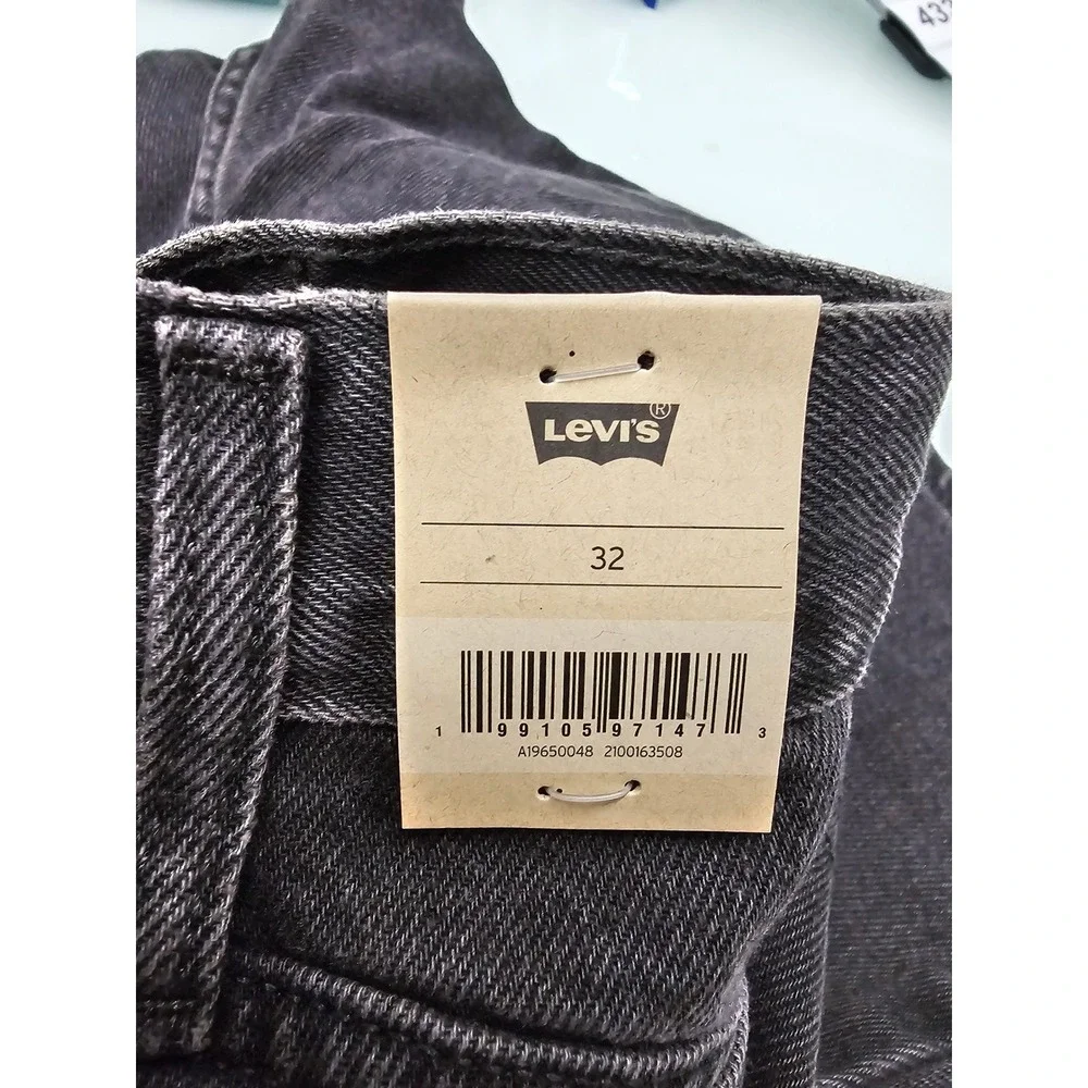 Levi's Womens High Rise Mom Shorts Black Denim Casual Size 32